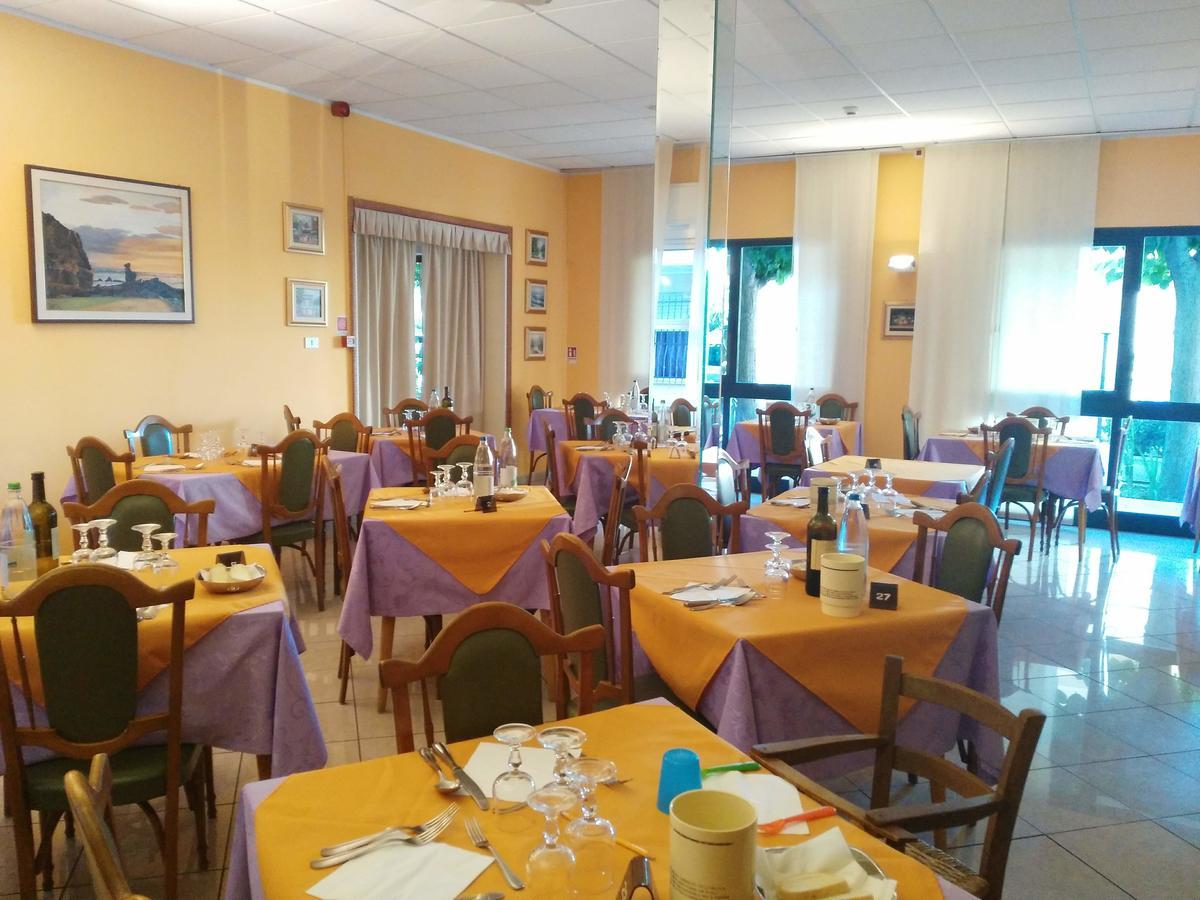Hotel Marittimo Rimini Ngoại thất bức ảnh